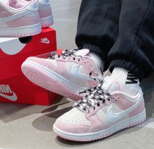 【Luxury】 現貨出清特價優惠 Nike Wmns Dunk Low LX Pink Foam 粉紅 麂皮 休閒鞋 女鞋 DV3054-600