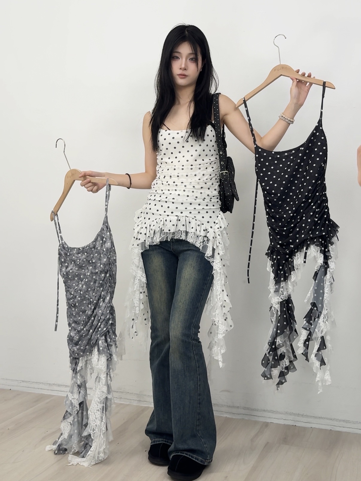 B115韓系波點飄帶吊帶上衣