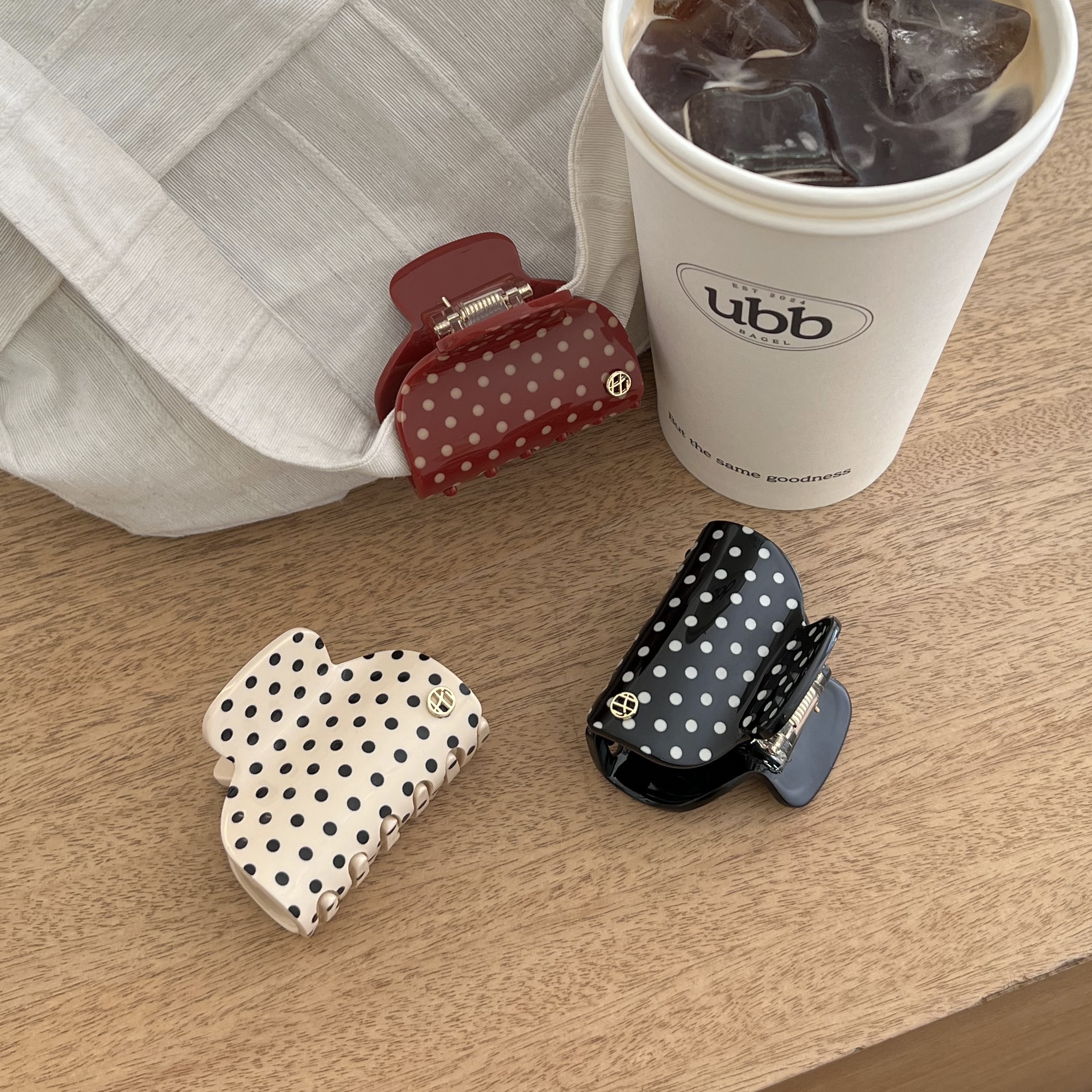 AS23法式渡假波點小抓夾(白/紅/黑，無折扣)