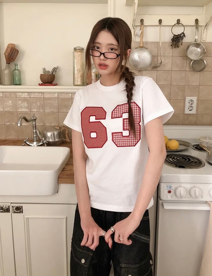 【15.4 完額外95折優惠！首批優惠價預訂】韓國格紋數字63 TEE（4色）
