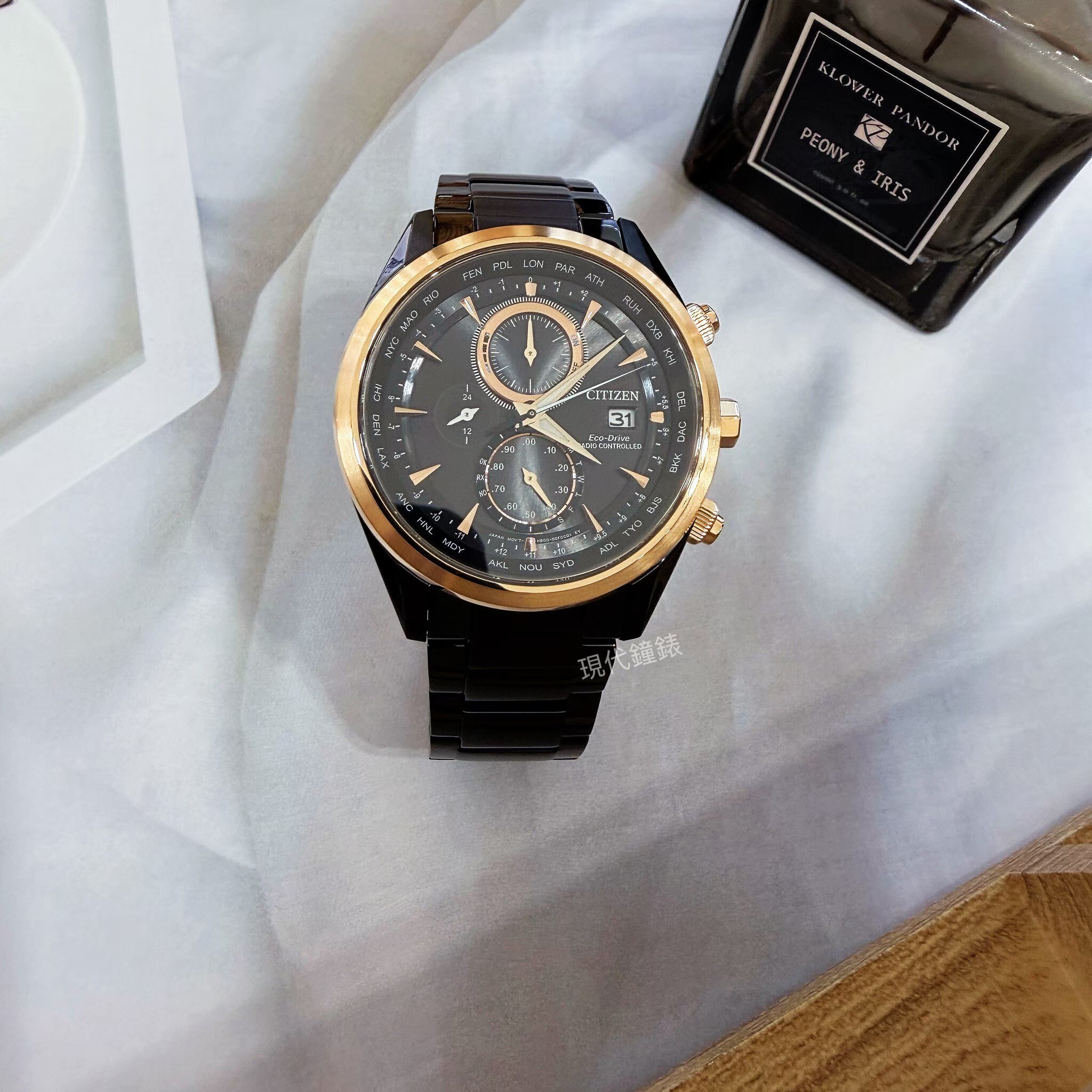 【CITIZEN 星辰】GEN'T 紳士黑鋼萬年曆電波光能錶 AT8268-83E 43mm 現代鐘錶