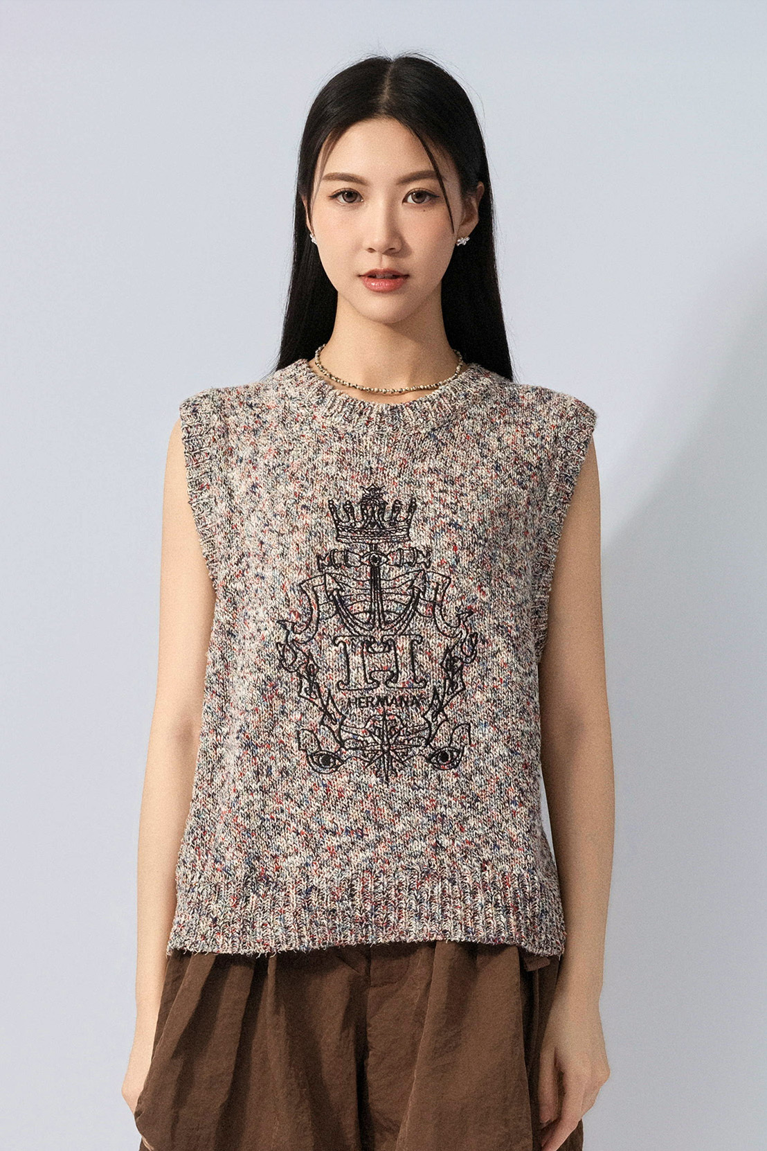 H軍章車花混色針織背心（預購產品）