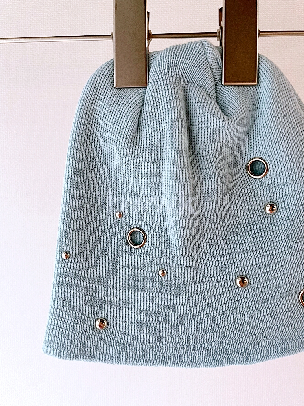 釦眼針織冷帽-藍