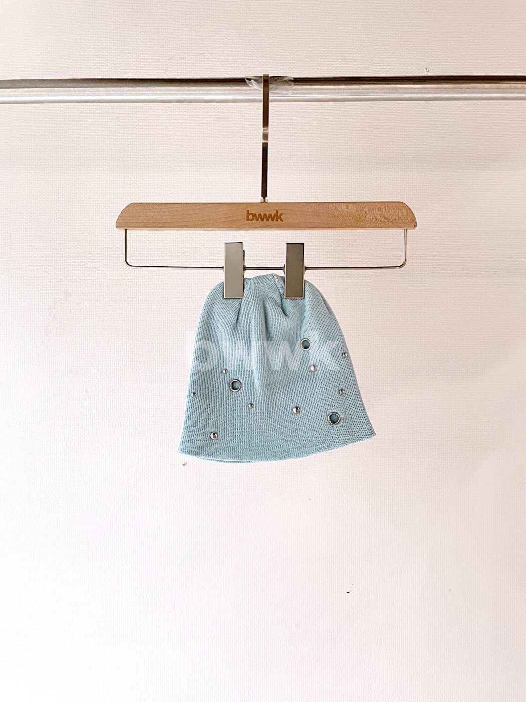 釦眼針織冷帽-藍