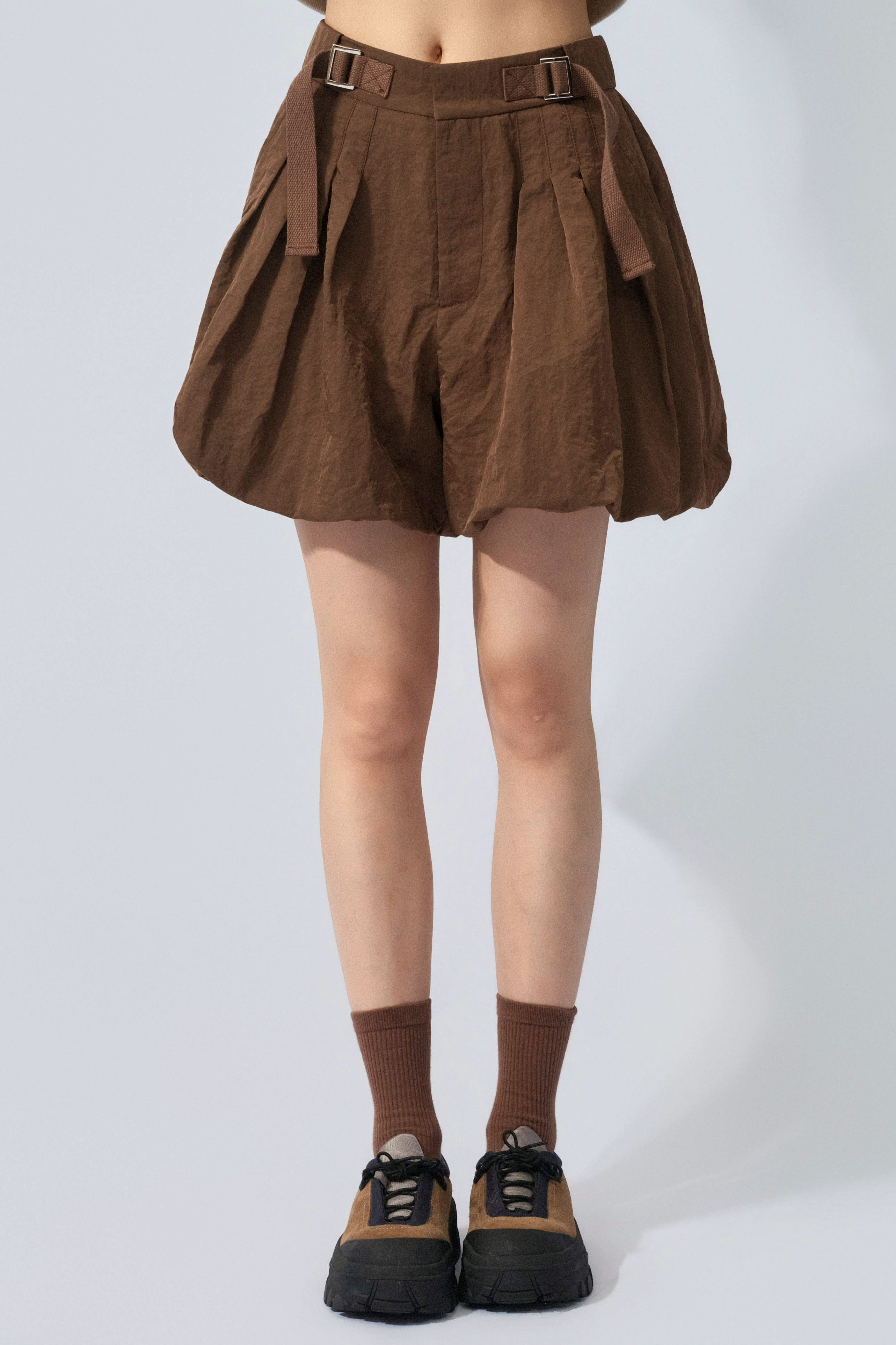 左右腰扣泡泡腳短褲（預購產品）