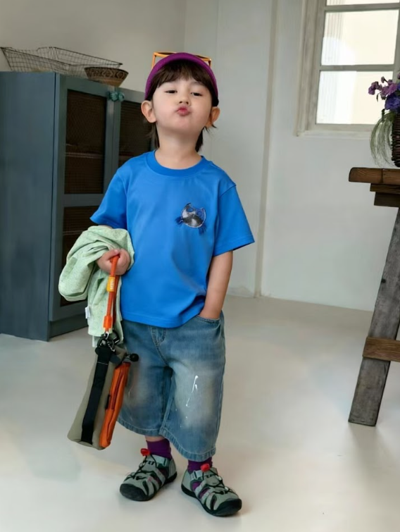 DDC04T091BL  DODO Wardrobe -藍色藝術拼布貓咪上衣