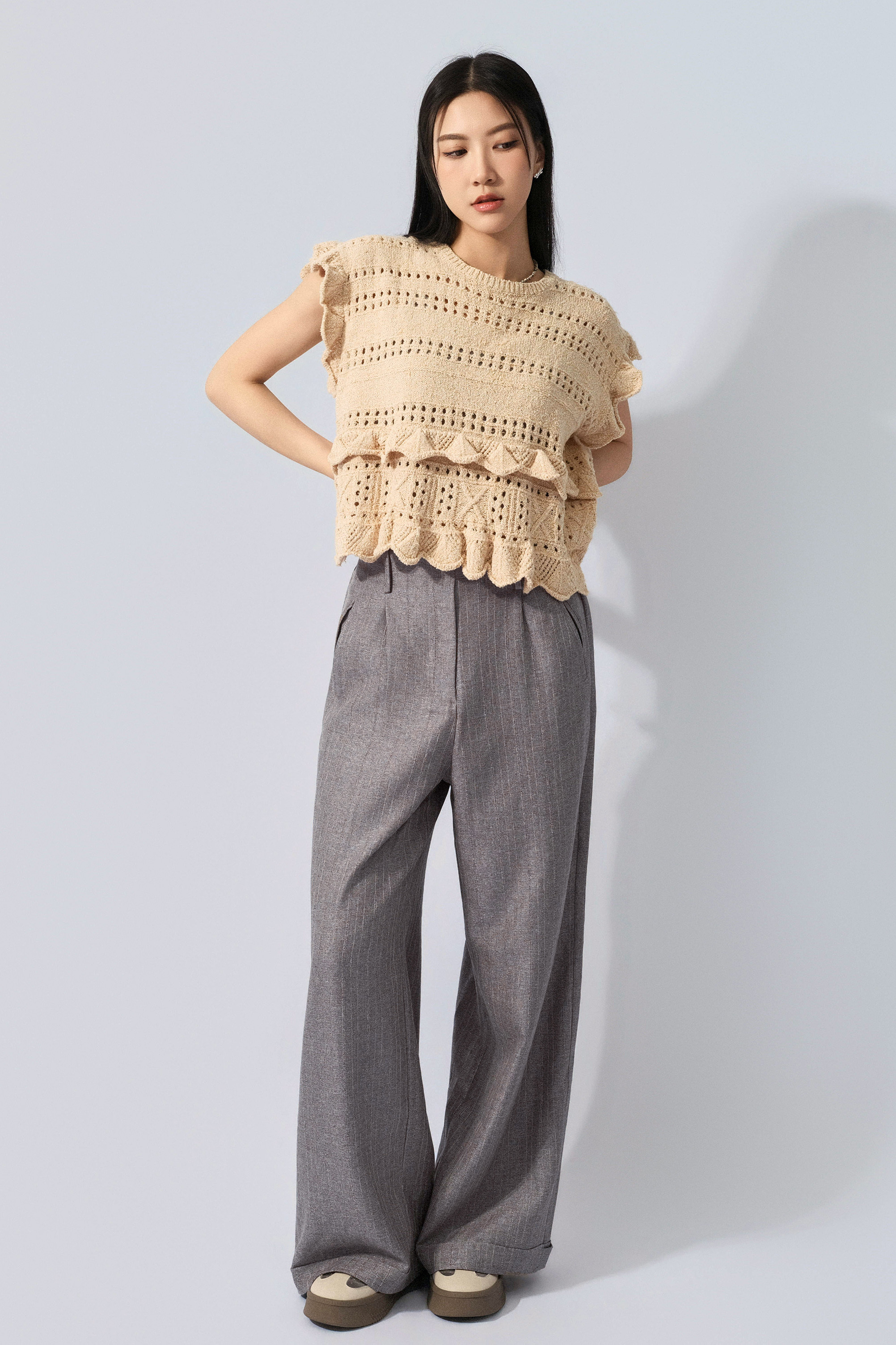 波浪腳通花間針織上衣（預購產品）