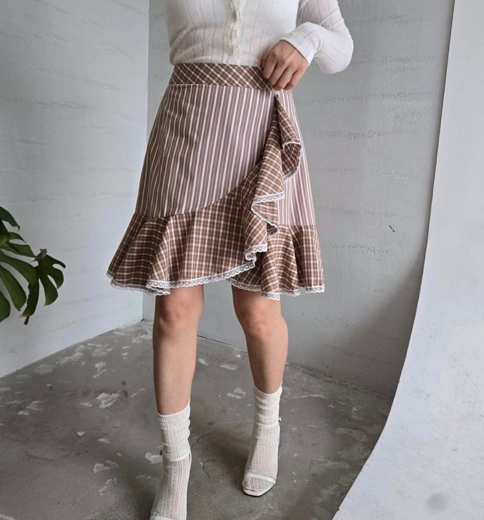 CR43 S:腰 28HIP35 長 17.5M:腰 29HIP 36長 18.5$459 (一口價)