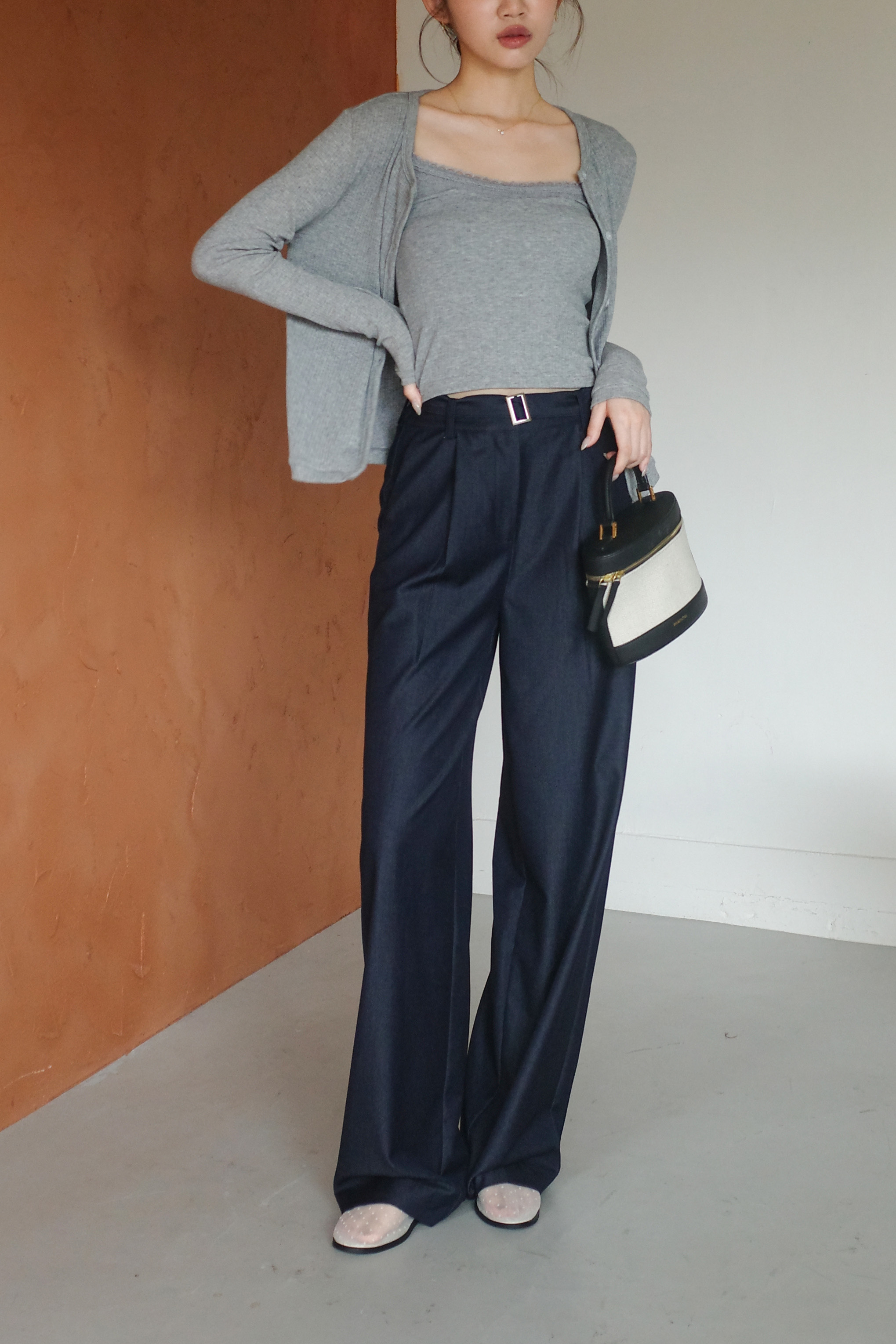 Gmade/丹寧染薄料活褶西裝直筒褲（附腰帶）-原色藍【短S.短M 5/20陸續出貨，其餘尺寸4/17陸續出貨】