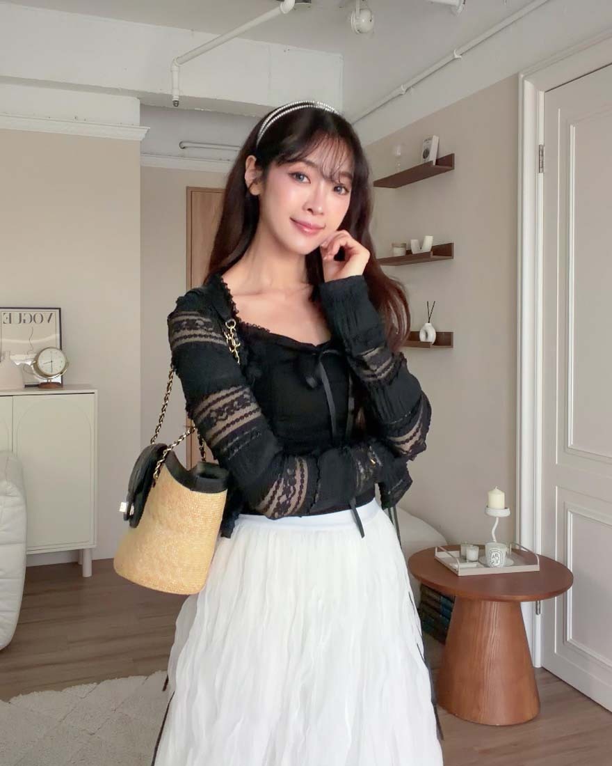 LINA LINA誘人糖霜刺繡壓摺蕾絲緞帶綁結外套-貴氣黑