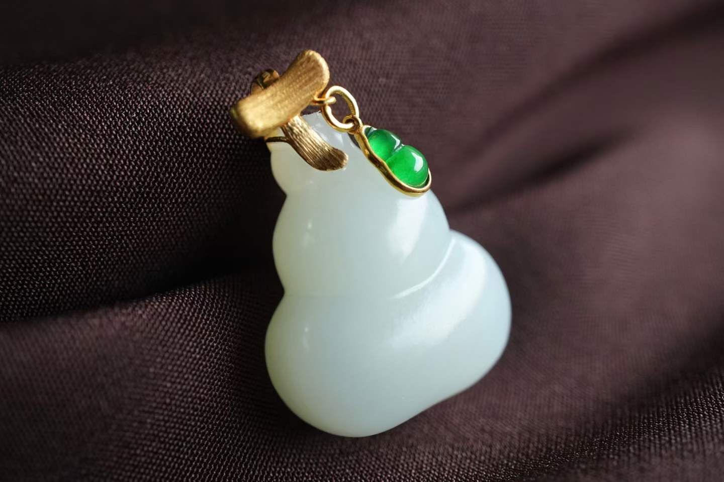 和田玉老坑俄料白玉“寶葫蘆”吊墜,天然和田玉軟玉