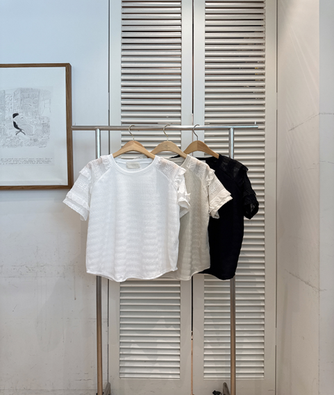 YE020 FAVE 袖口拼接通花LACE透氣上衣