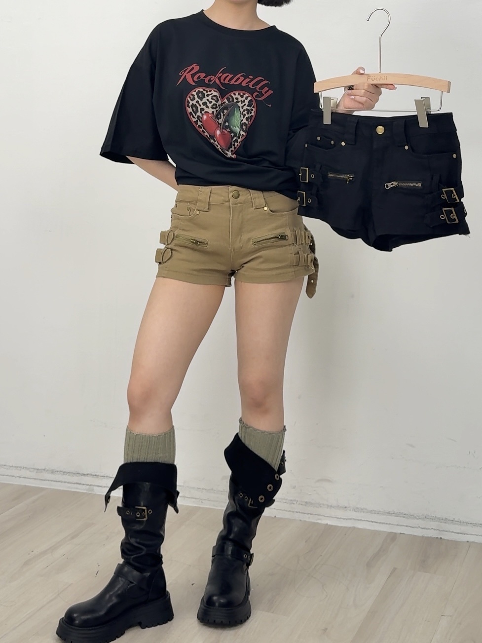 B153復古辣妹機車風卯釘熱褲