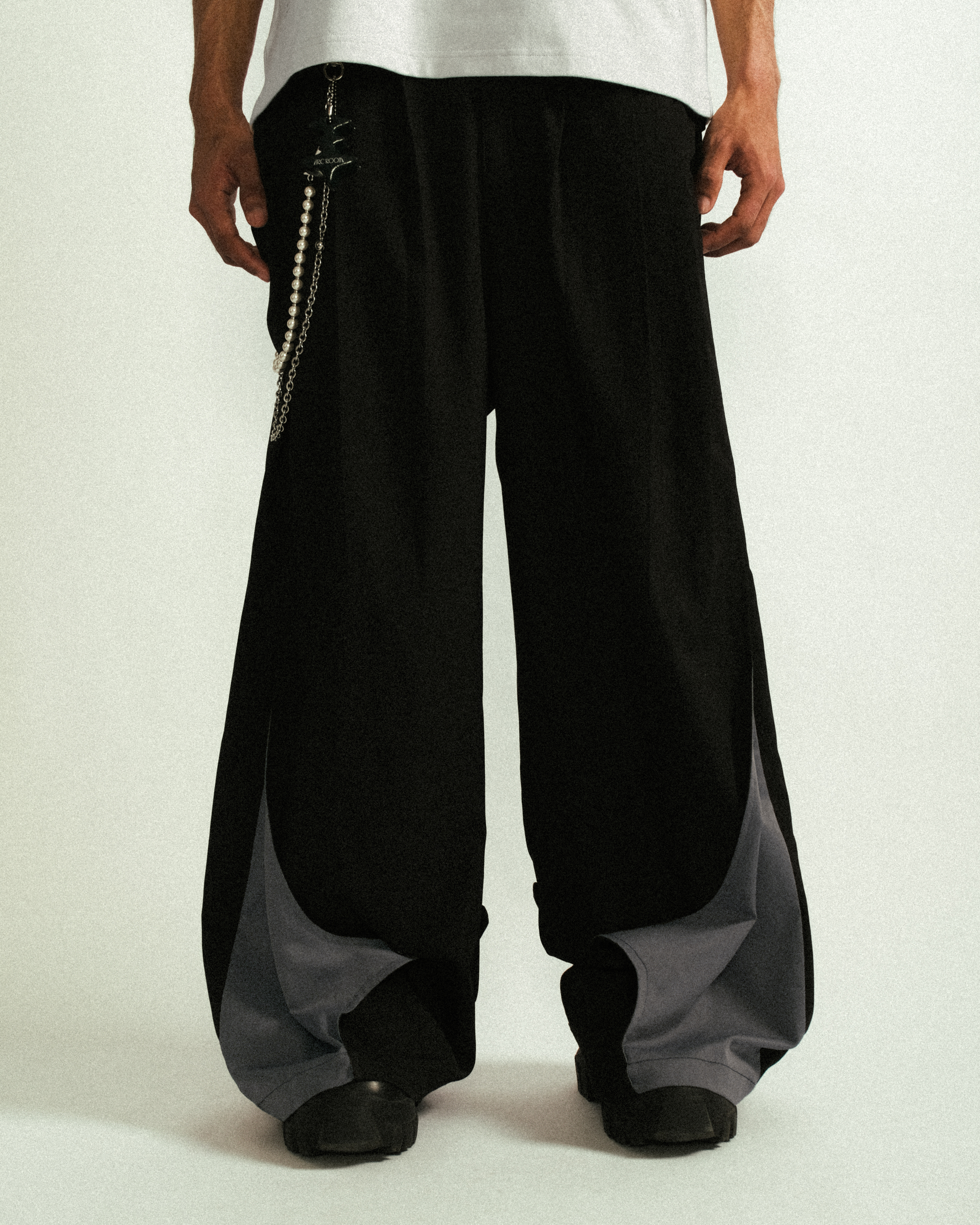 ARC TOTEM CONVERTIBLE TROUSERS - BLACK