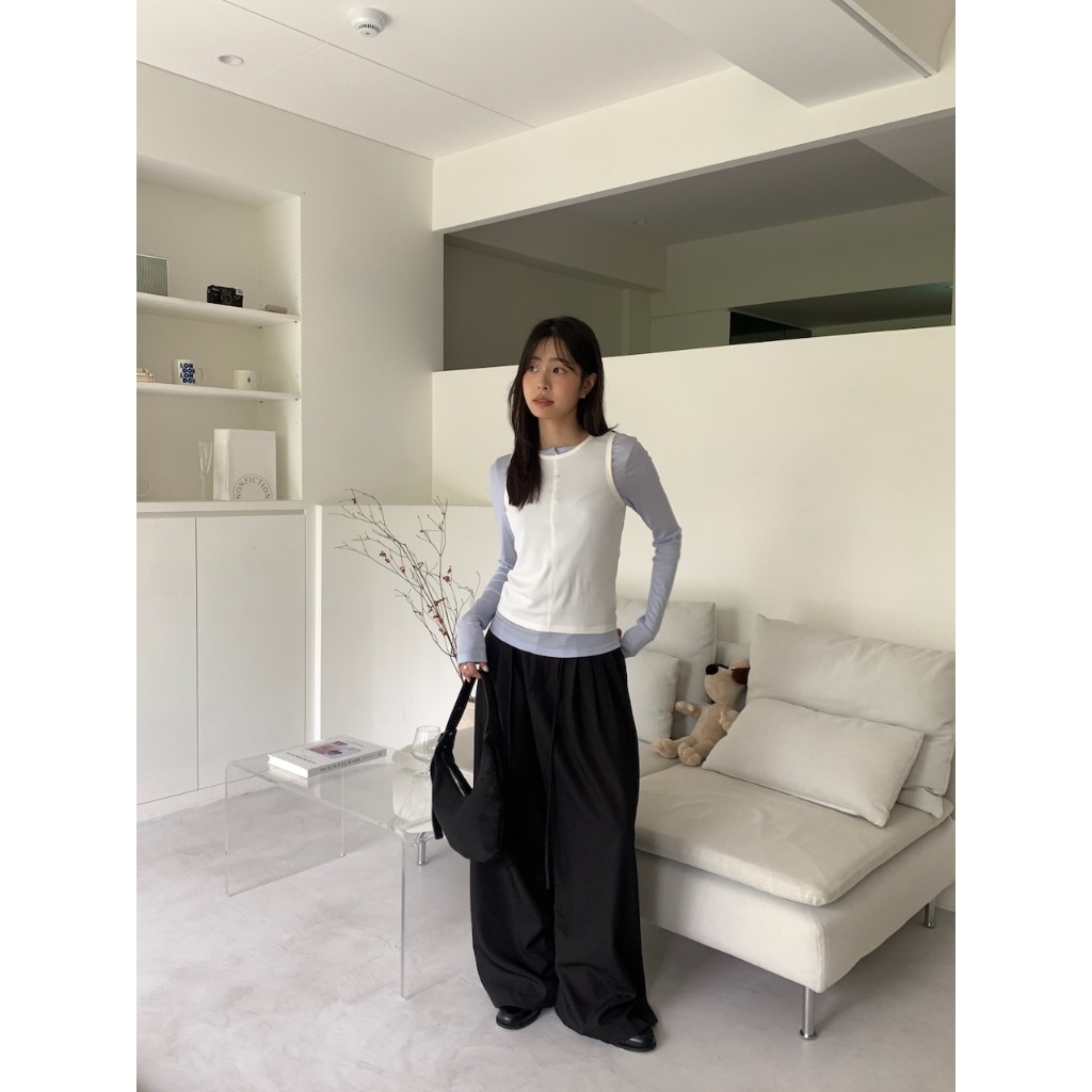 現貨 A32 自帶氣質濾鏡 車線透膚背心 #8536