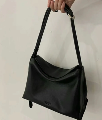 YE059 bucks&leather Pillow 枕頭包 (L size) 羊皮 約長 30ccm × 高 20cm，底寬13cm