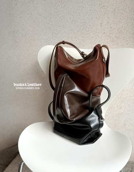 YE043 bucks&leather 法式淺口托特包 (S Size) 約長 27cm × 高 20cm，底寬 9cm，背帶寬 2cm,背帶最長 93cm