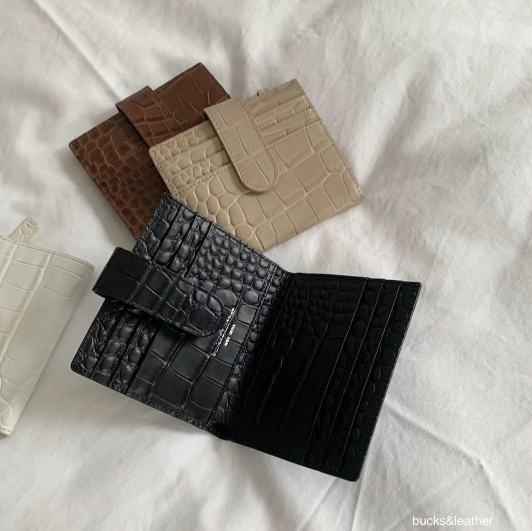 YE049 bucks&leather 摺疊半夾小銀包 牛皮鱷魚紋