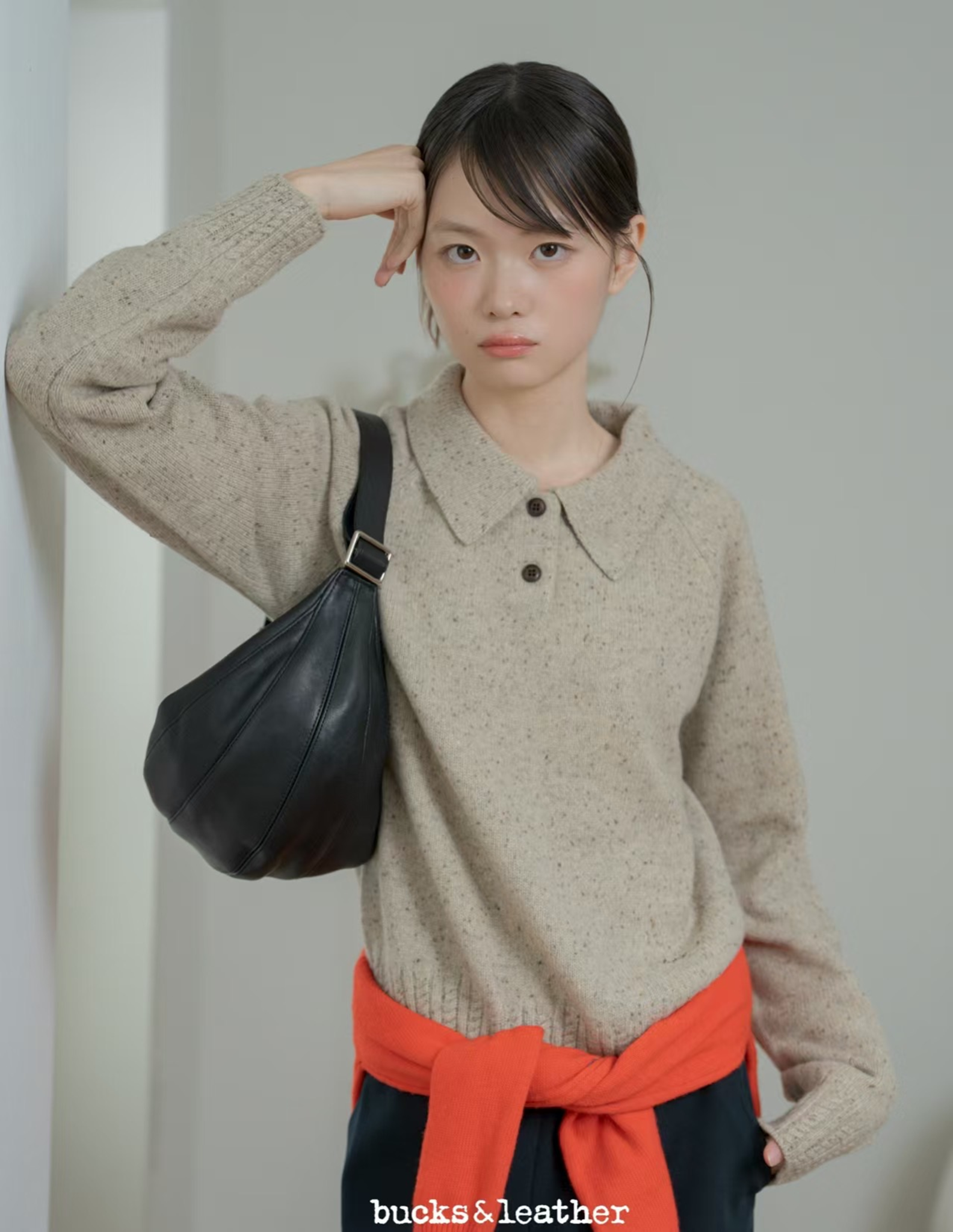 YE051 bucks&leather 橄欖形皮艇包 羊皮 (Mini Size) 約長 32cm × 高 16cm，底寬 10cm