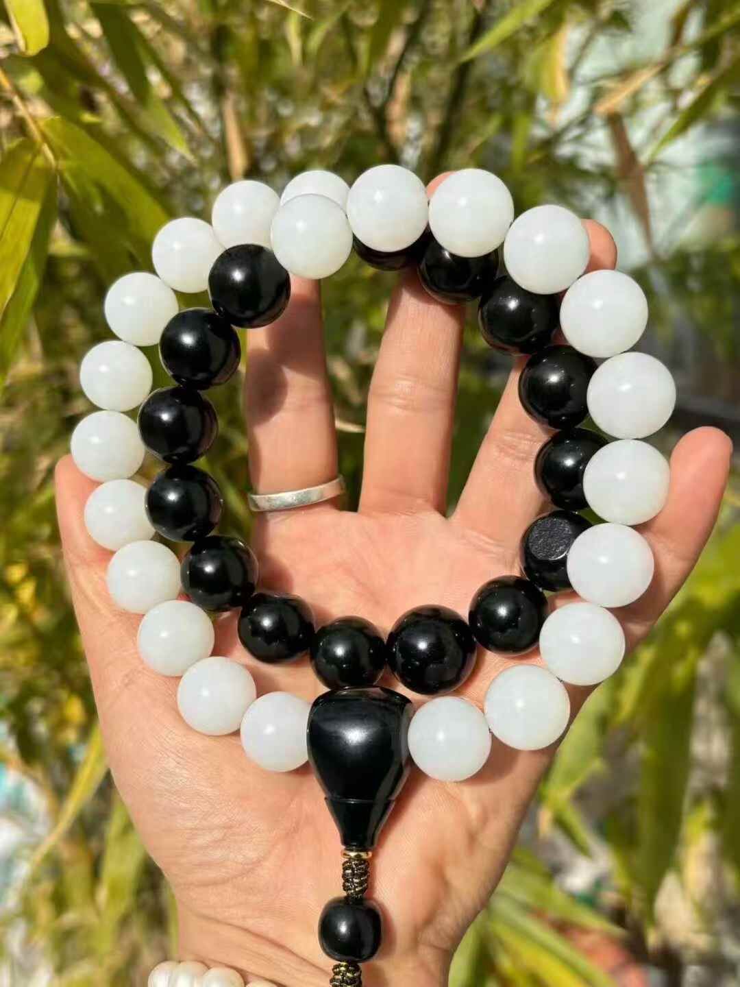 和田玉黑白珠串 (16mm直徑),天然和田玉軟玉