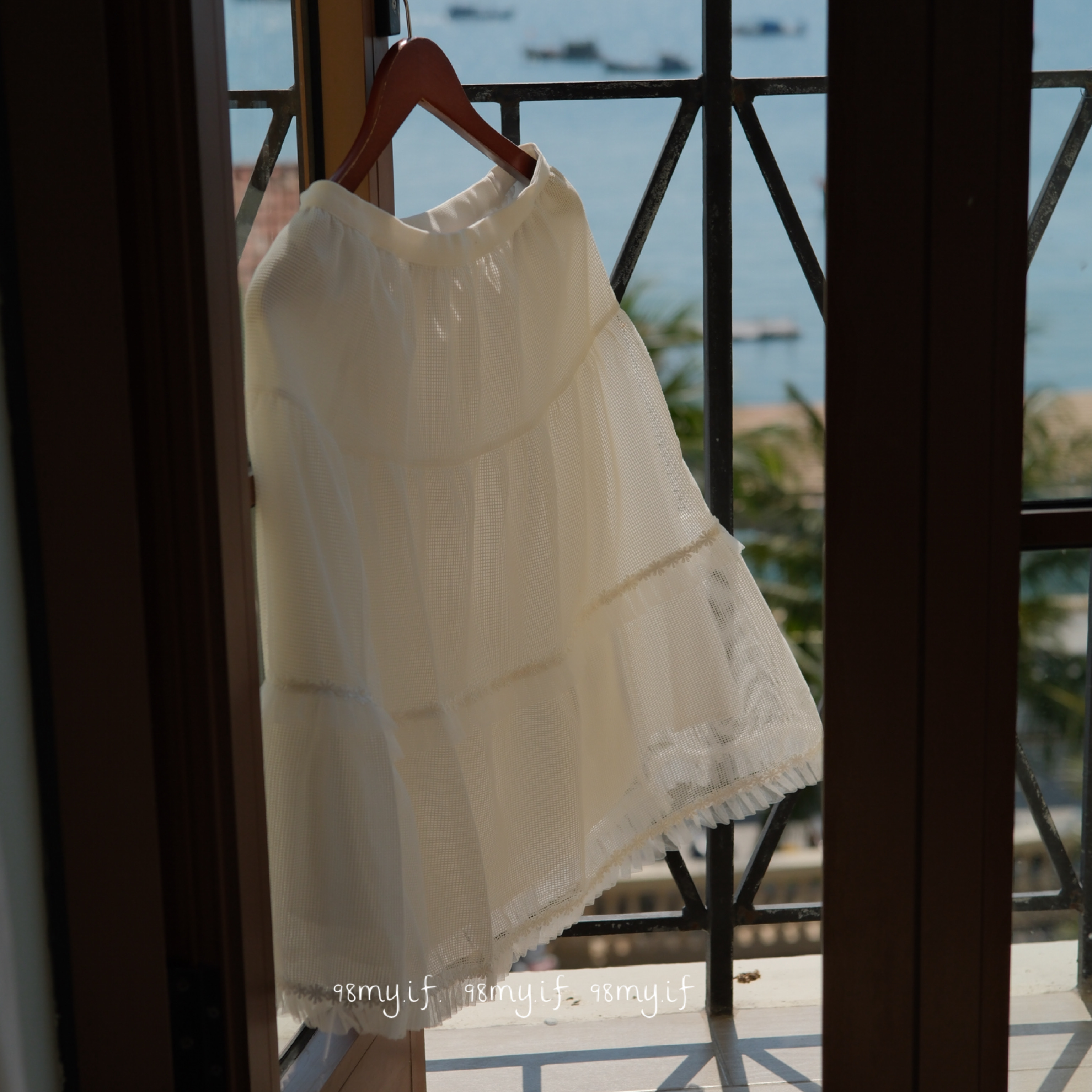 A13 挖到的寶！蕾絲網格小花半裙