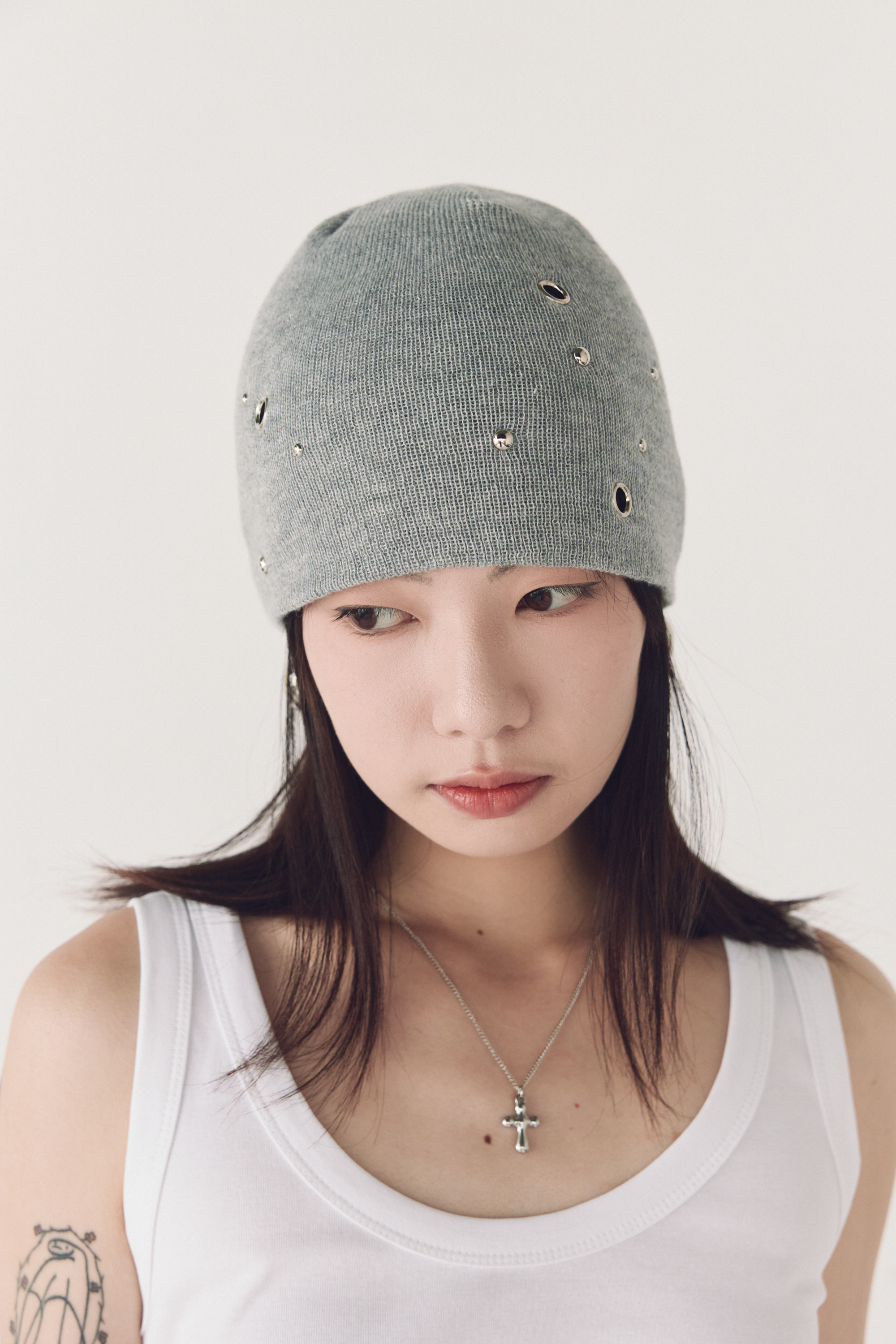 釦眼針織冷帽-灰