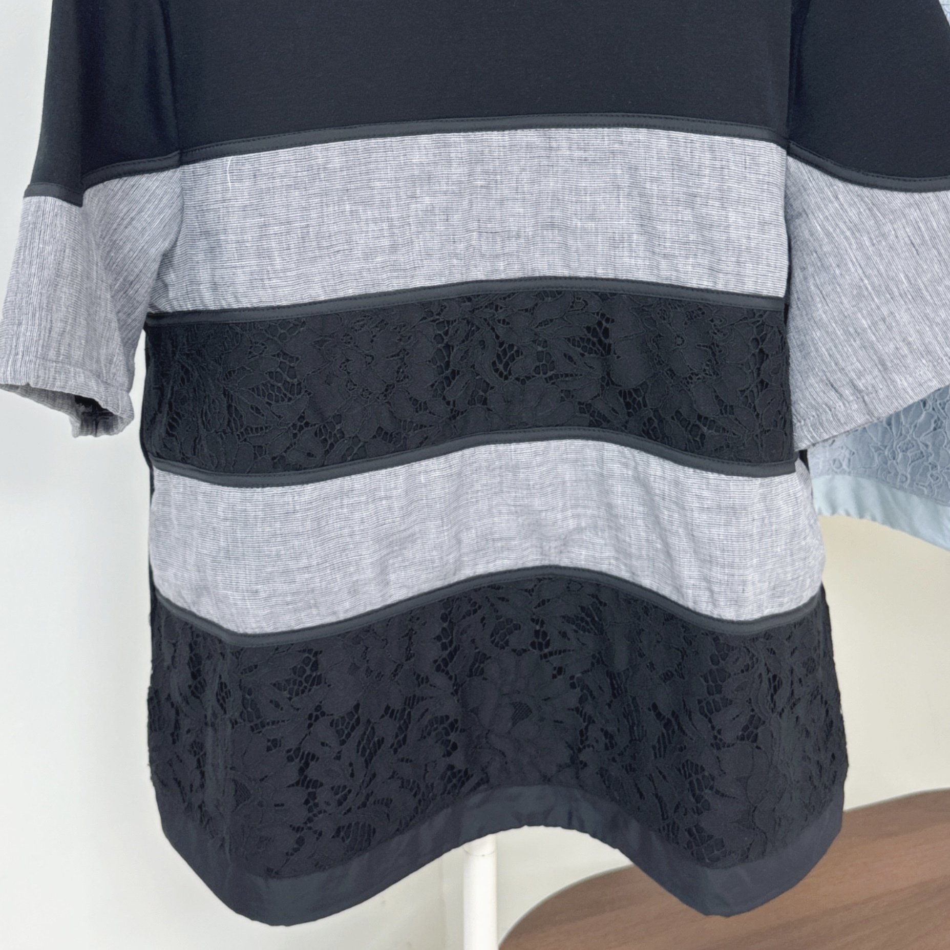 【廠家制】粗橫間拼通花短袖TOP (S22-S24)