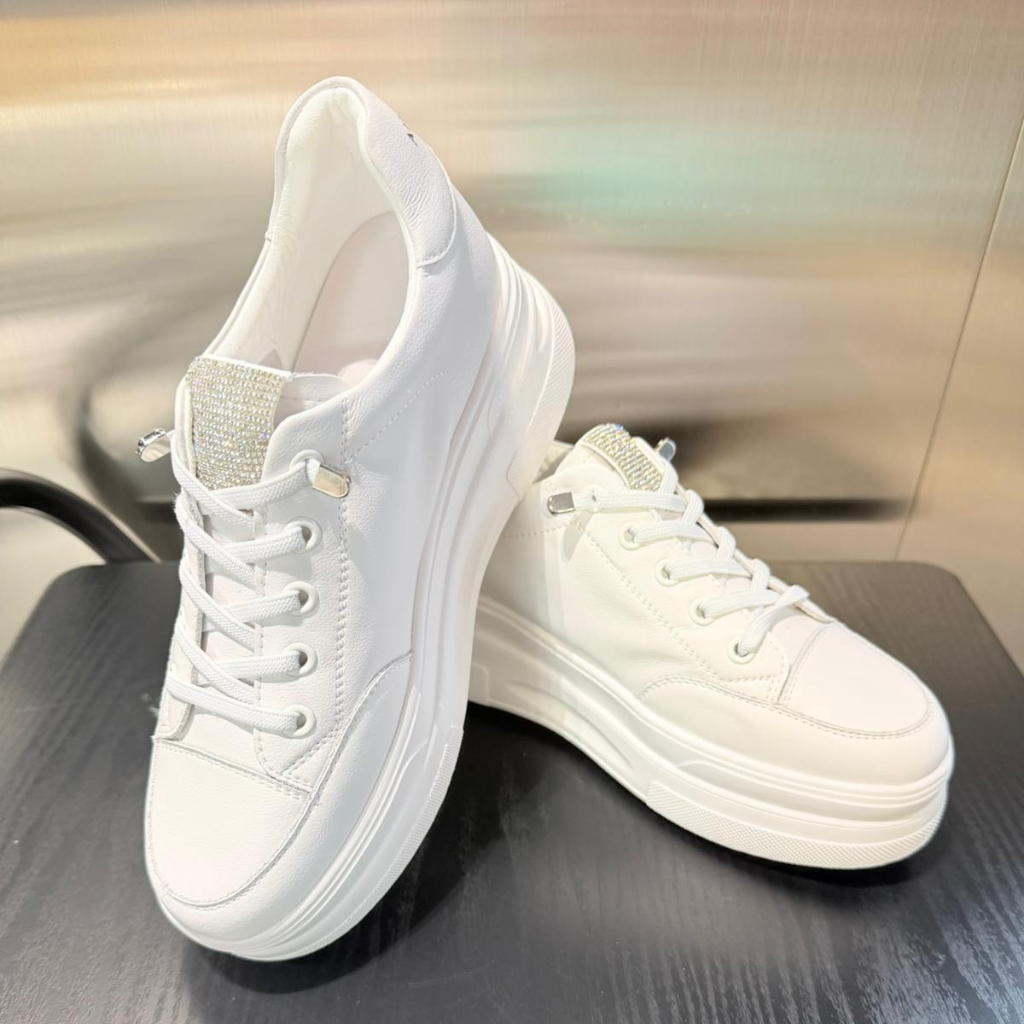 HKCG0414-019 純白休閒鞋 (AB款 35-40)