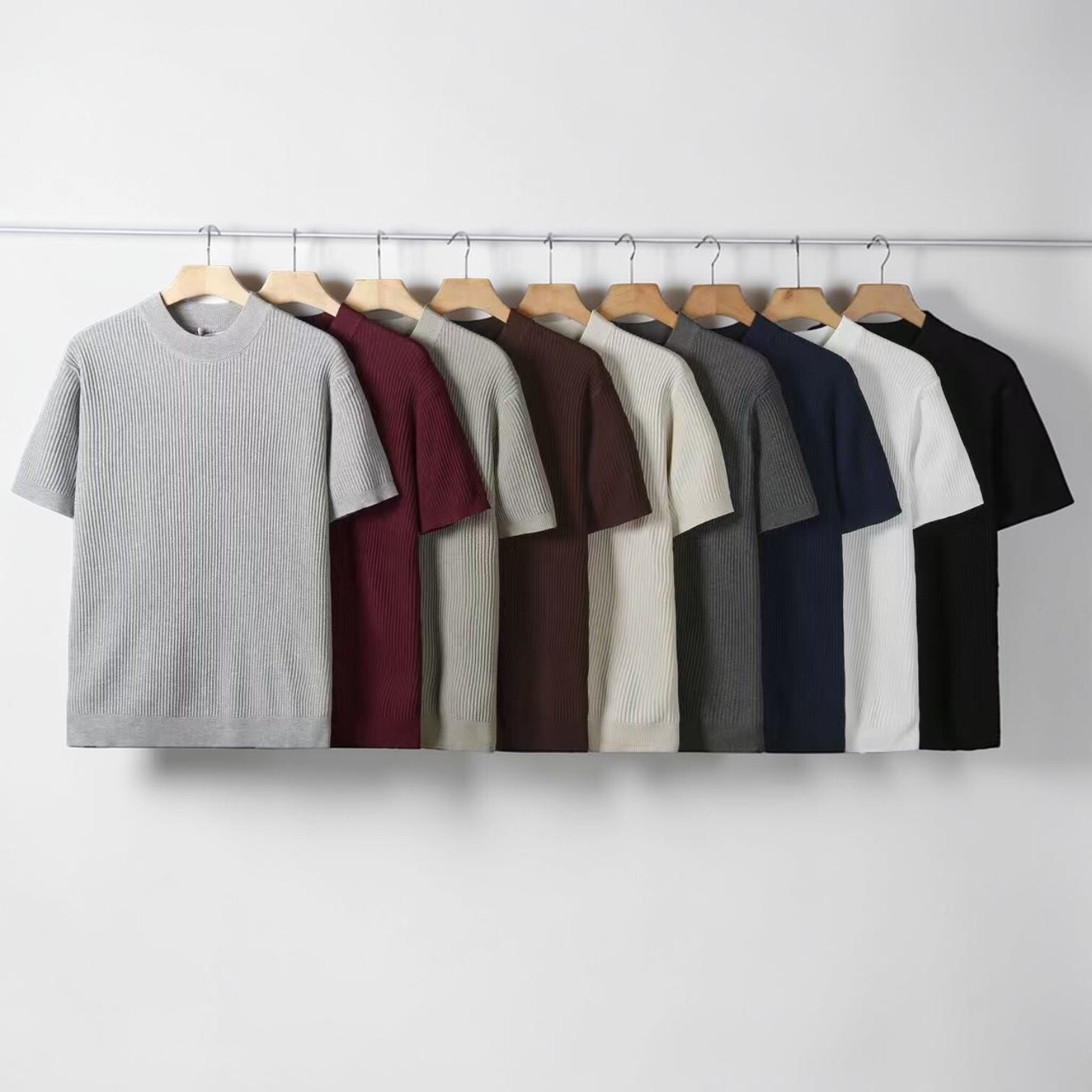 《S.V》顯壯合身圓領素面針織短T