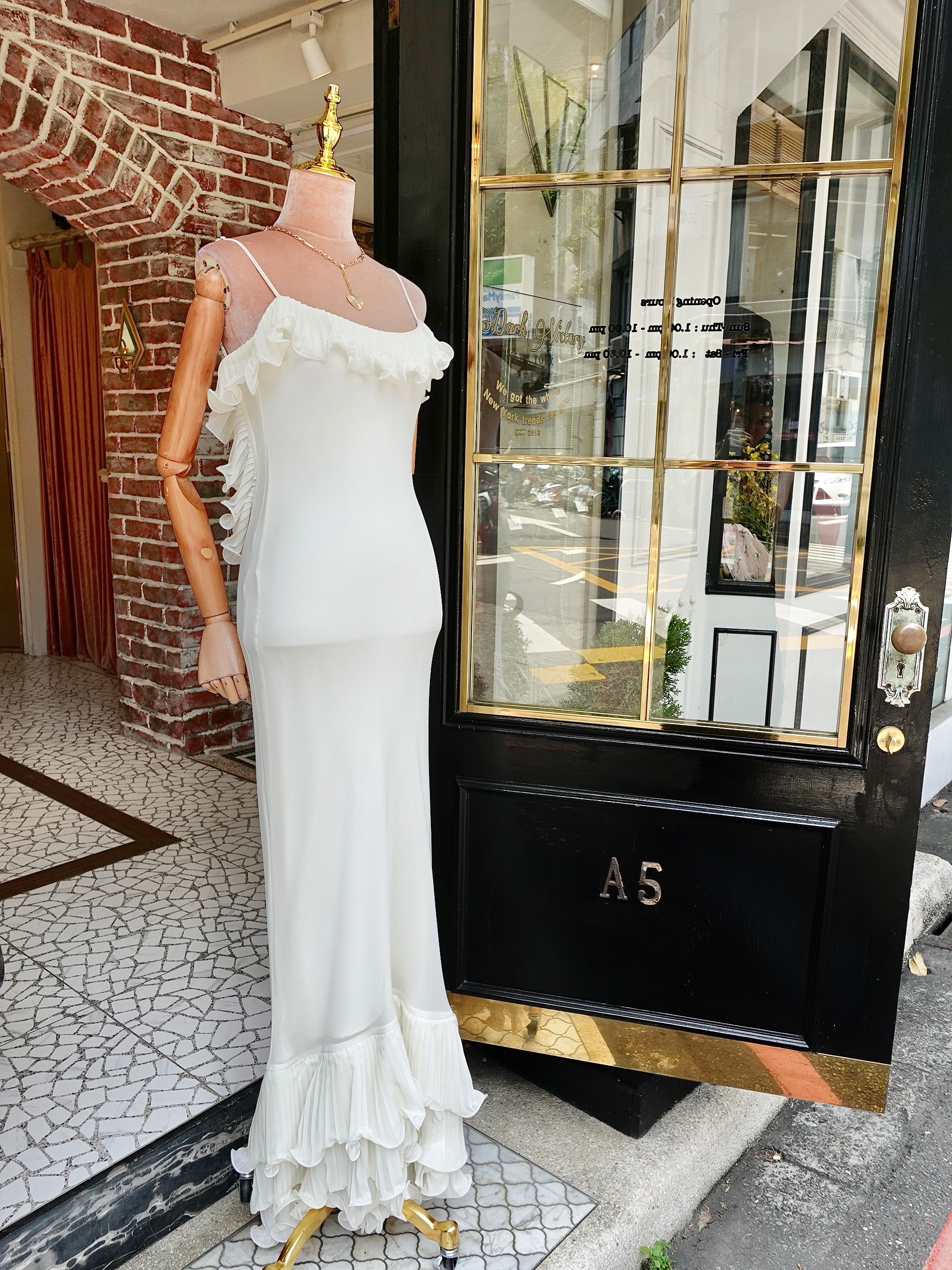 White Snow白色雪紡紗荷葉飾邊Dress