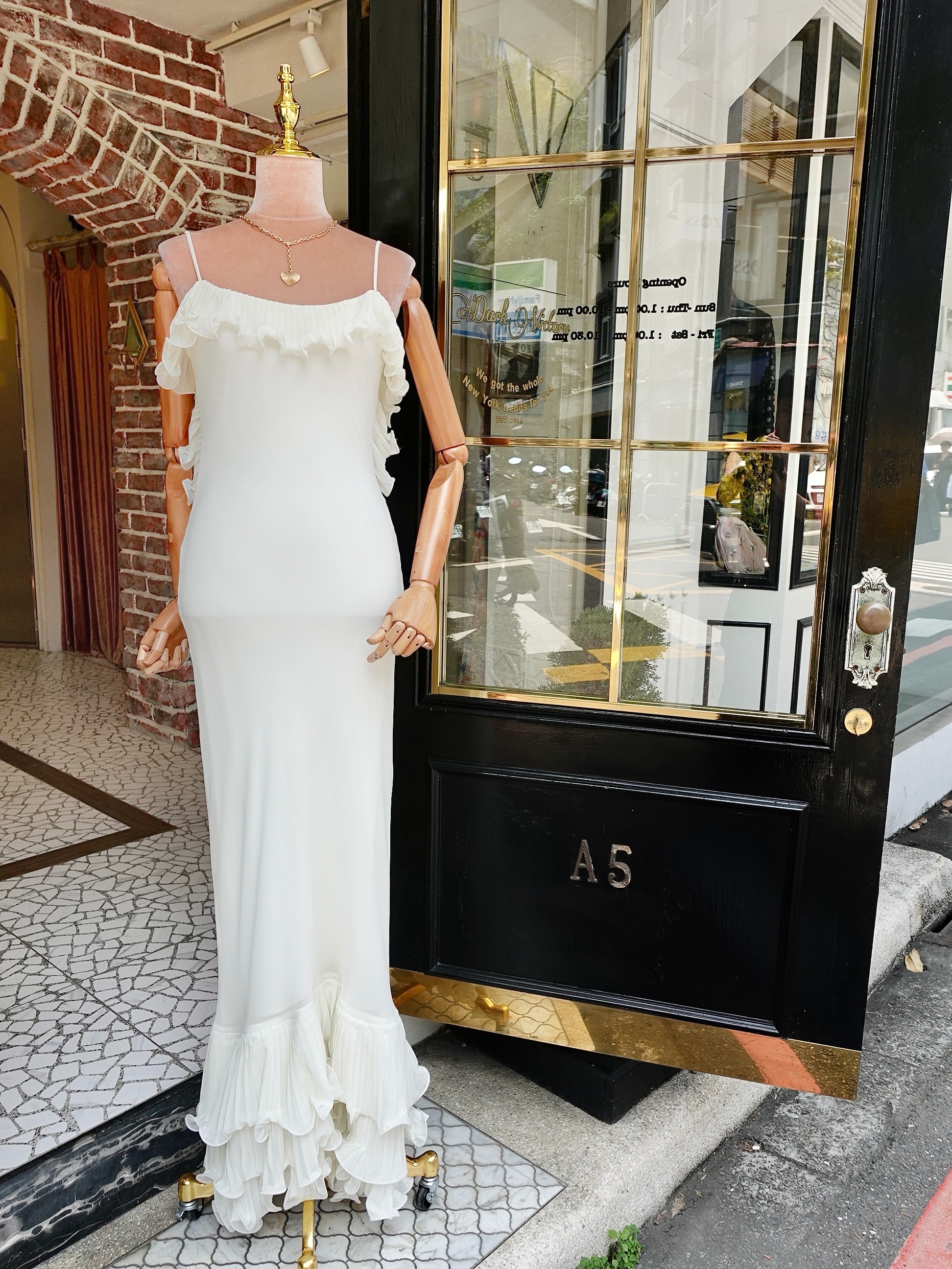 White Snow白色雪紡紗荷葉飾邊Dress