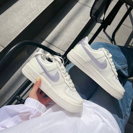【Luxury】 現貨 特價優惠 NIKE WMNS AIR FORCE 1 07 休閒鞋 紫勾 運動鞋 DV7470-100