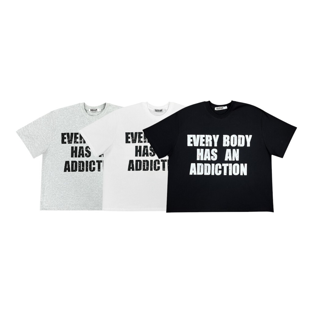 《S.V》斑駁標語國旗短T