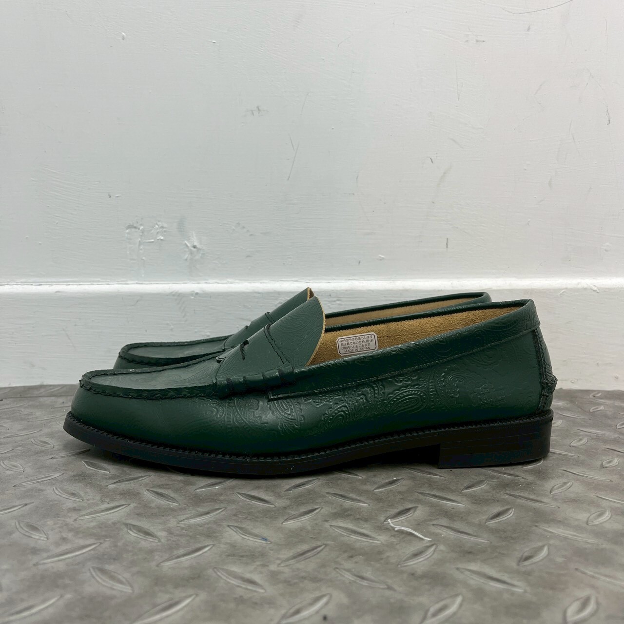 KENFORD MENS EMBOSSED LOAFERS - GREEN PAISLEY SIZE 27.5CM