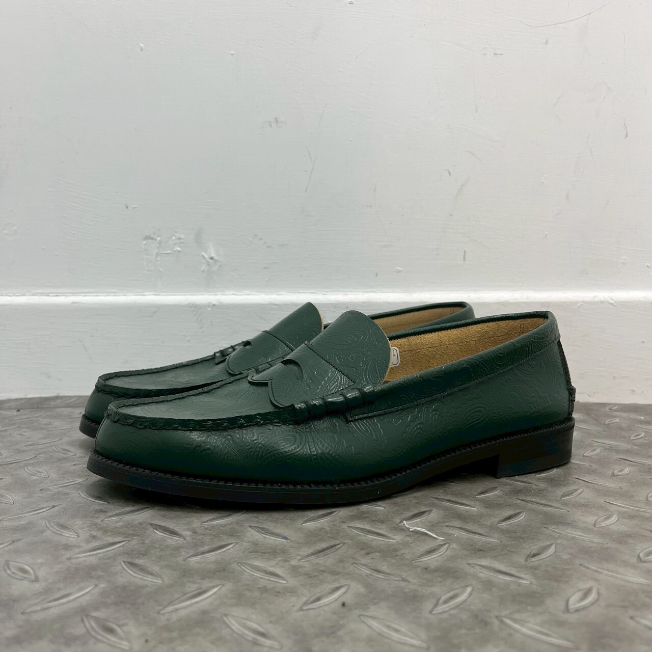KENFORD MENS EMBOSSED LOAFERS - GREEN PAISLEY SIZE 27.5CM