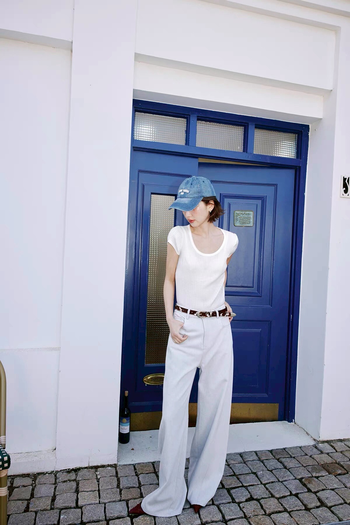 後口袋草寫字母造型淺藍直筒牛仔褲-XS-L (Elegant & Love)