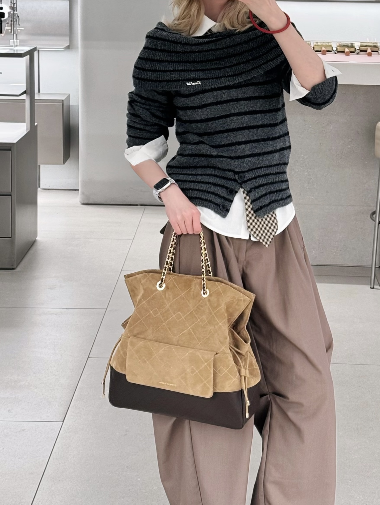 代購-CHARLES&KEITH 小ck 大容量 絨面托特包 雙肩 手提 單肩  Sahara Sand 沙棕色