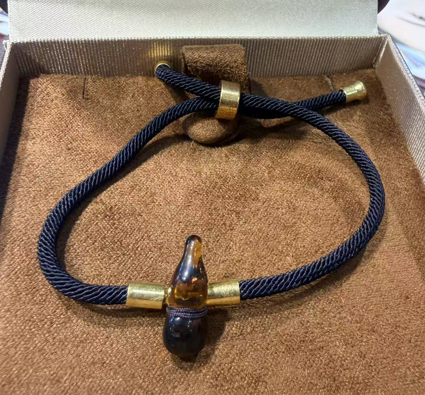 0414gz103-GZday1-撫順琥珀4月-撫順手繩（A103）