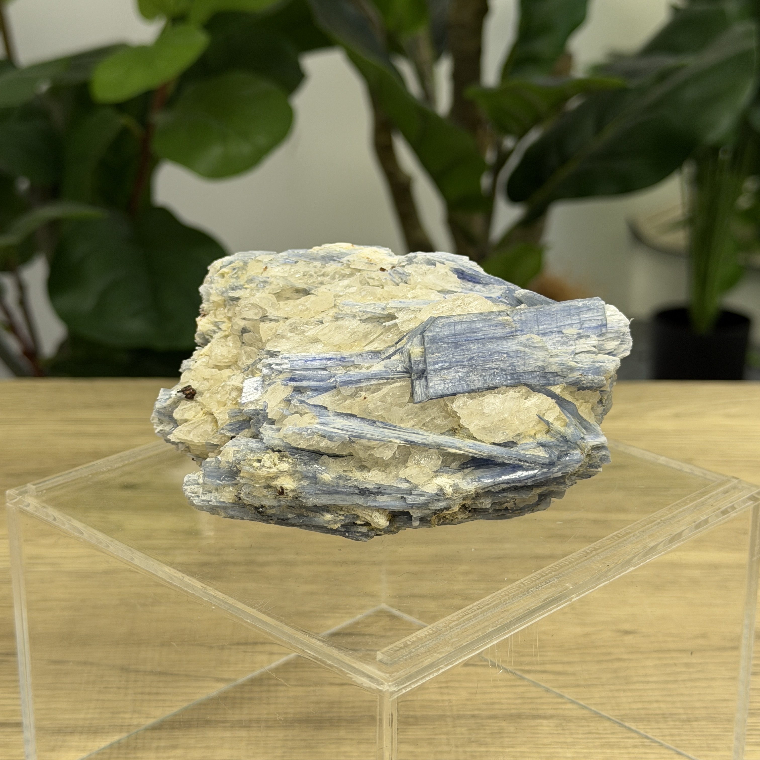 藍晶石原礦 KN1581