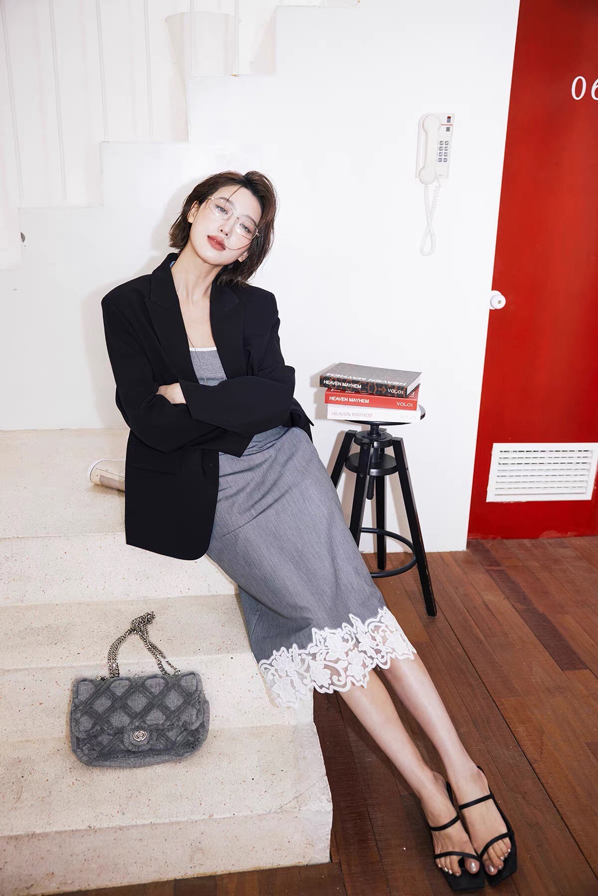 質感灰下擺拼接雕花蕾絲長裙-XS-L (Elegant & Love)