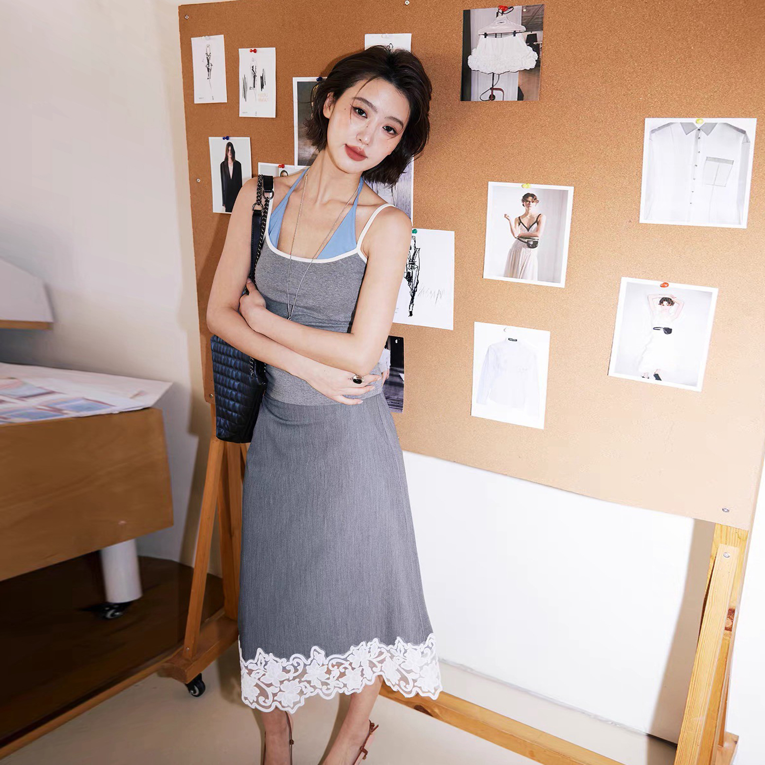 質感灰下擺拼接雕花蕾絲長裙-XS-L (Elegant & Love)