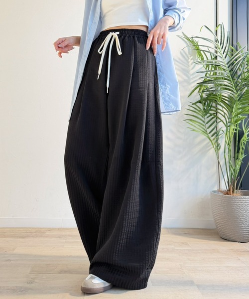 日本🇯🇵連線 Classical Elf 極致舒適!泡泡紗布料褶襉弧形褲 抽繩 休閒褲 直筒褲 寬褲 落地褲 長褲 闊腿褲 3色(任買兩件711免運)/預購