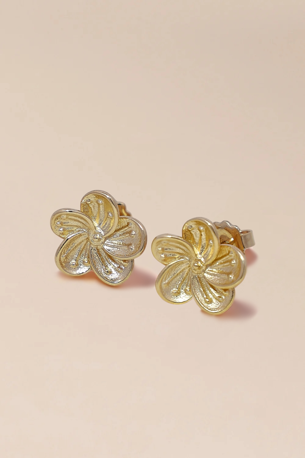 1WK0414-001 WAEKURA Earrings Tess (EU)