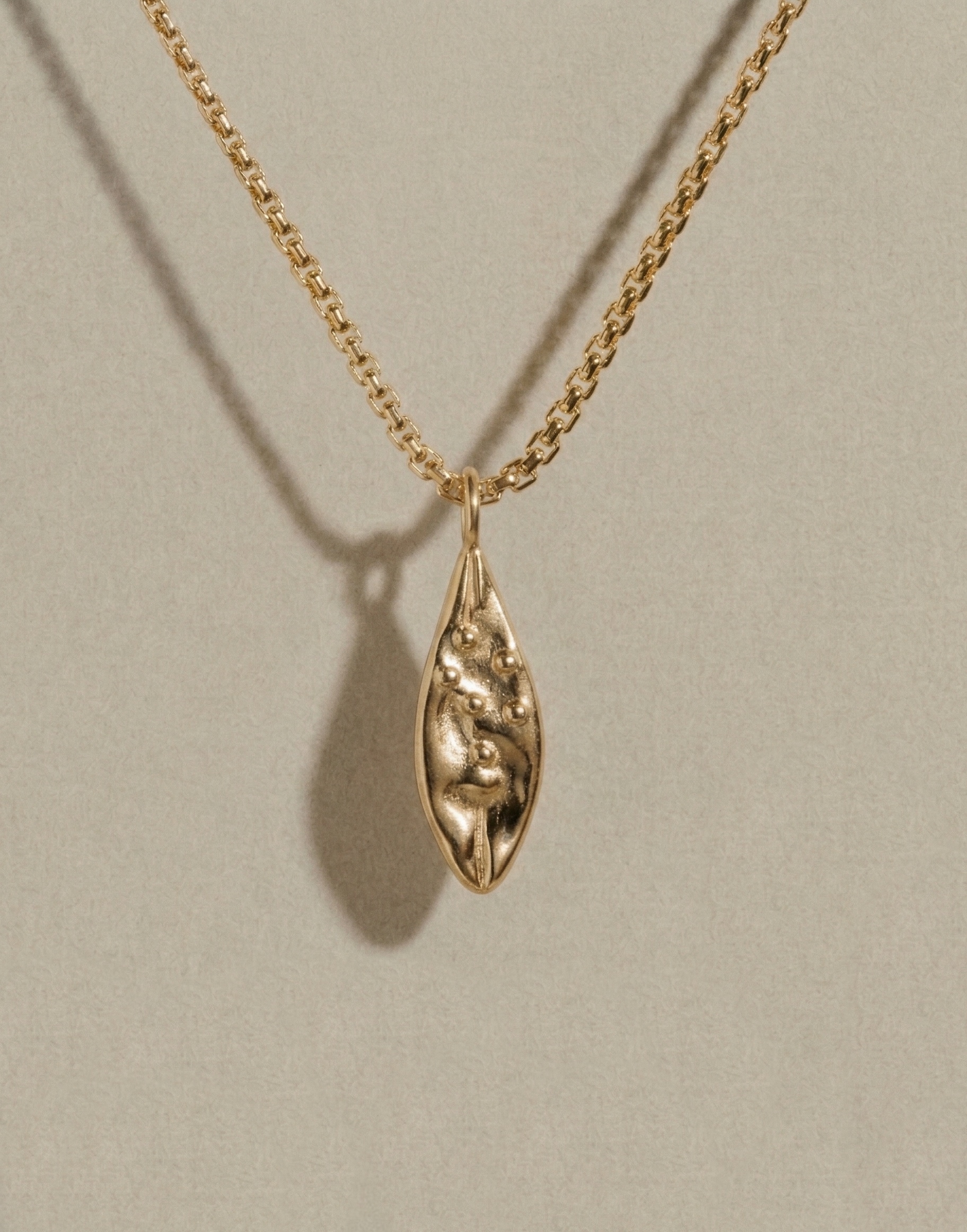 1WK0414-003 WAEKURA Necklace Olivea (EU)