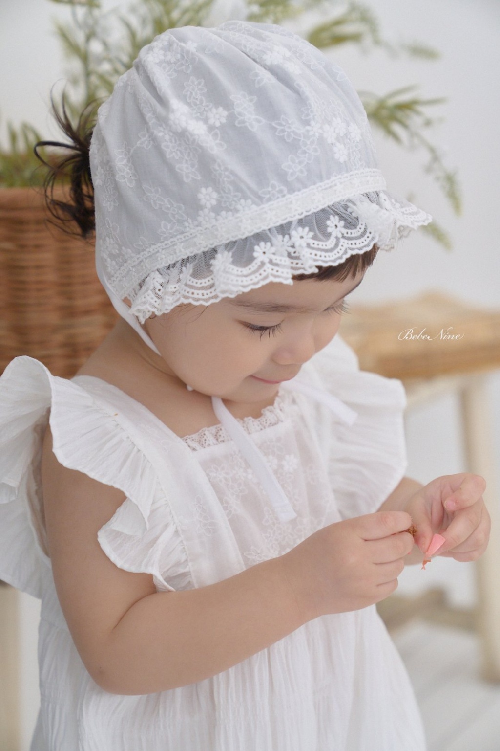 正韓夏bebenine 蕾絲雕花綁帶帽