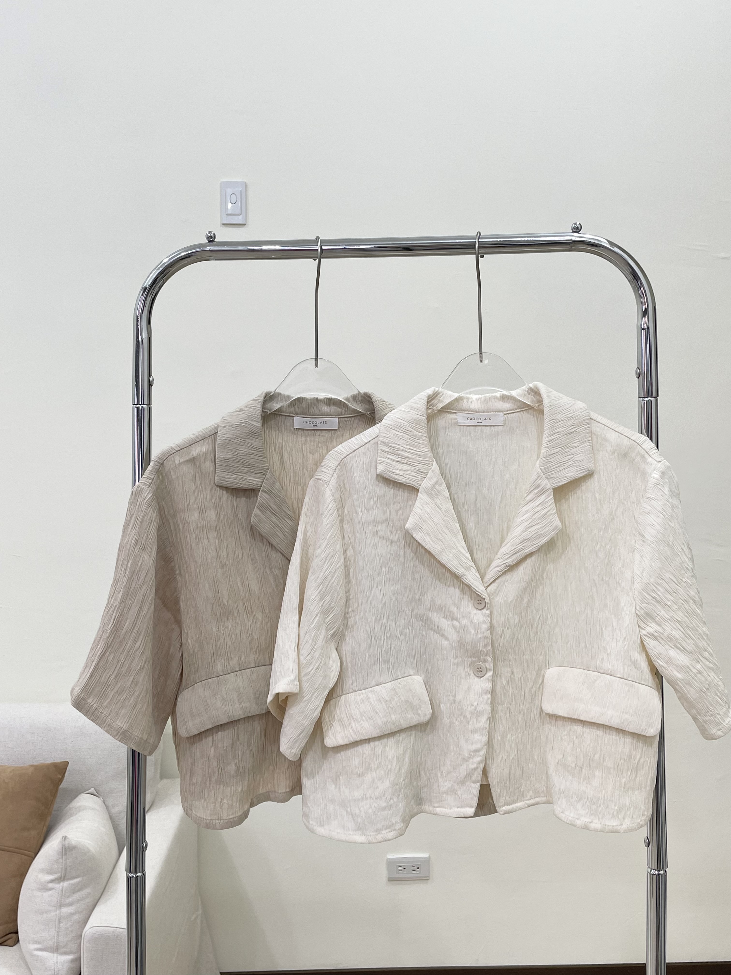 翻領枝紋短版襯衫