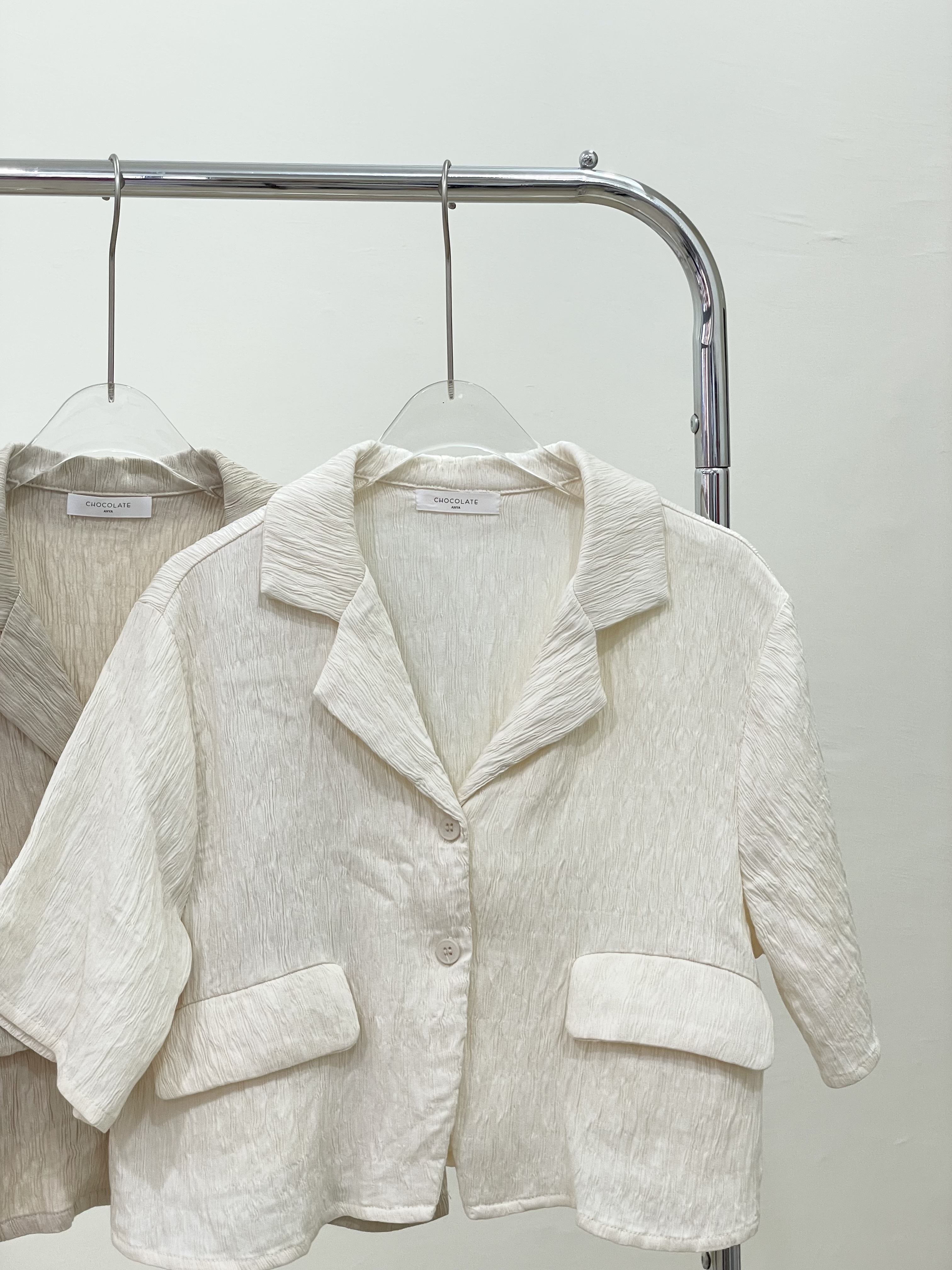 翻領枝紋短版襯衫