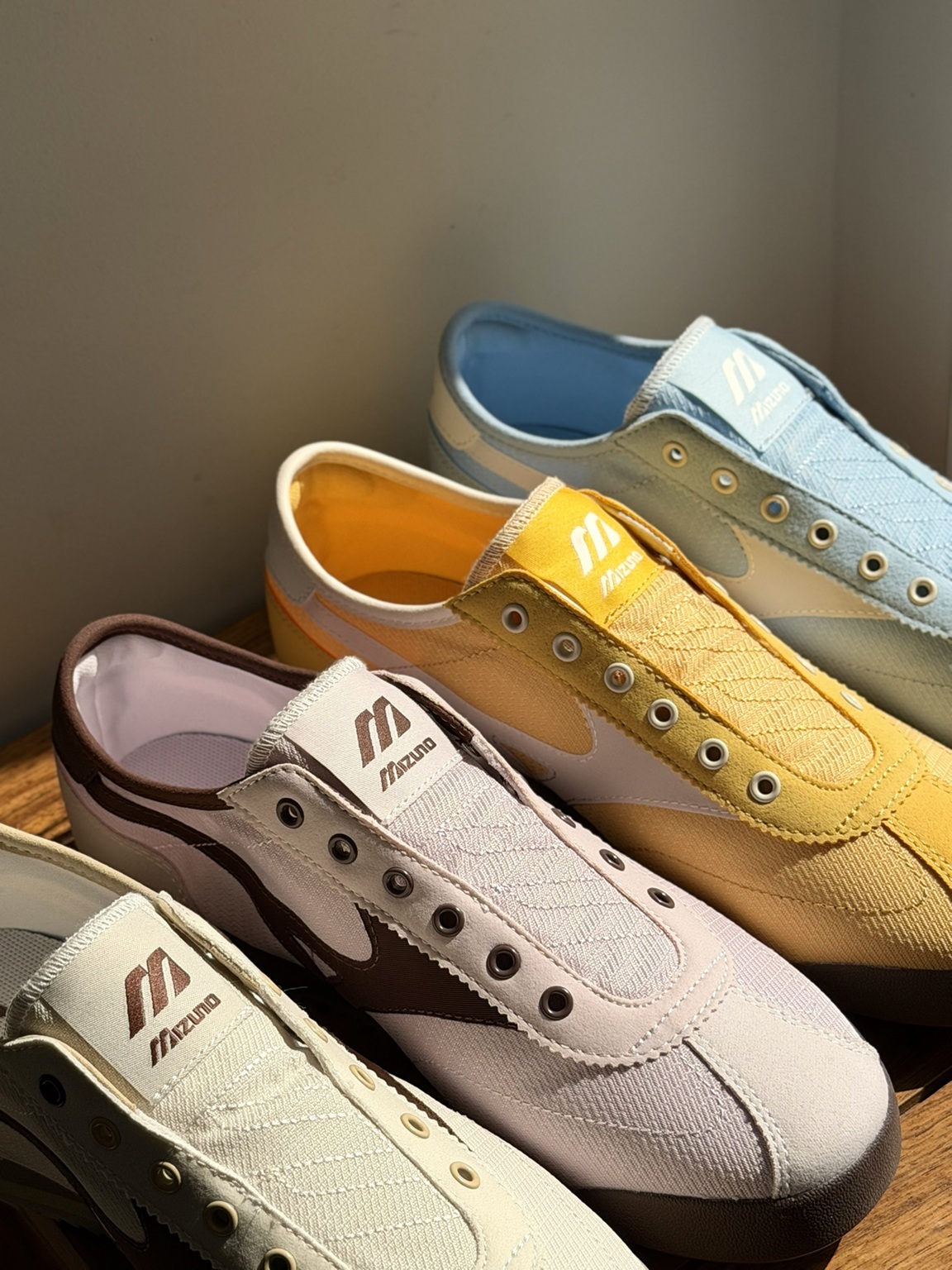 [預訂] MIZUNO LG 60S SLIP ON (4 colors)