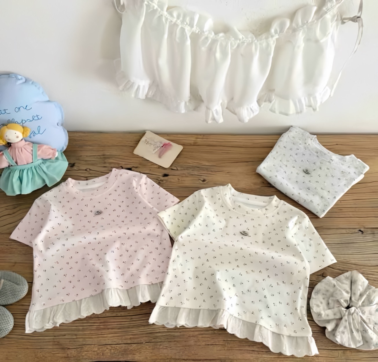 小碎花甜美上衣