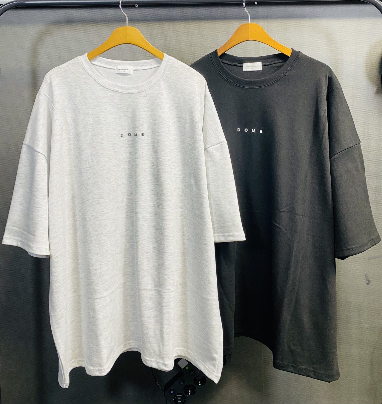OverSize英文字圖案短袖Tee UNSTANDARD-157T